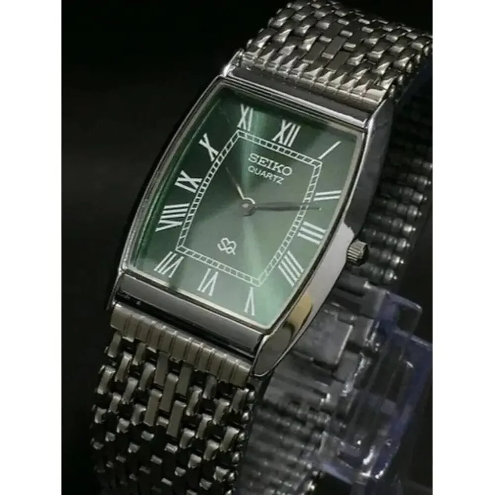 Vintage Style Seiko Quartz Mens Silver Watch & Green accents W/ Metal Strap
